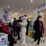 【大悲報】中国で新たな強毒性型コロナウイルス爆誕か…感染者「舌が黒くなった」「皮膚がはがれた」感染者数億人の感染爆発中