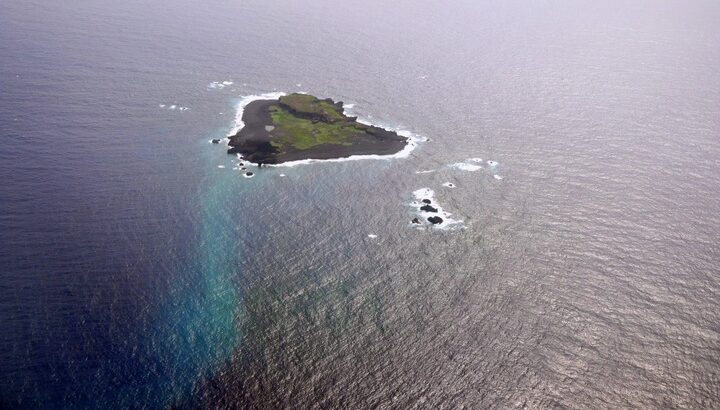 【画像あり】小笠原村に突如現れた「西之島」さん、この10年でとんでもない変化を遂げていた