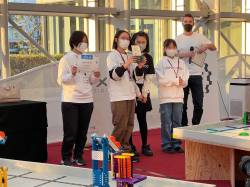 【朗報】女子小中学生4人組、世界最大級のロボコンで世界大会に出場