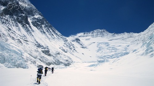 エベレスト　登山家のうんこのせいで大変な事になっていた