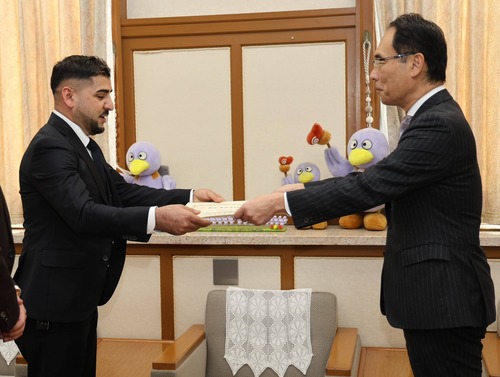 【上級国民】不法滞在中のクルド人　同居女性を殴り逮捕　埼玉県知事の大野元裕から感謝状を手渡され高級外車やクルーザーを所有し会社を経営