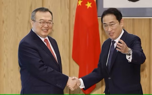 【岸田の宝】自民党のせいで病院に中国人転売ヤーが集結し薬を無料でゲットし中国へ帰国