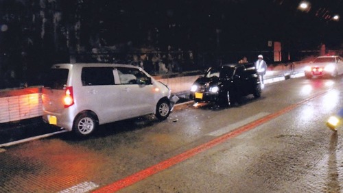 ９９歳男性　中央自動車道を逆走し軽乗用車と正面衝突